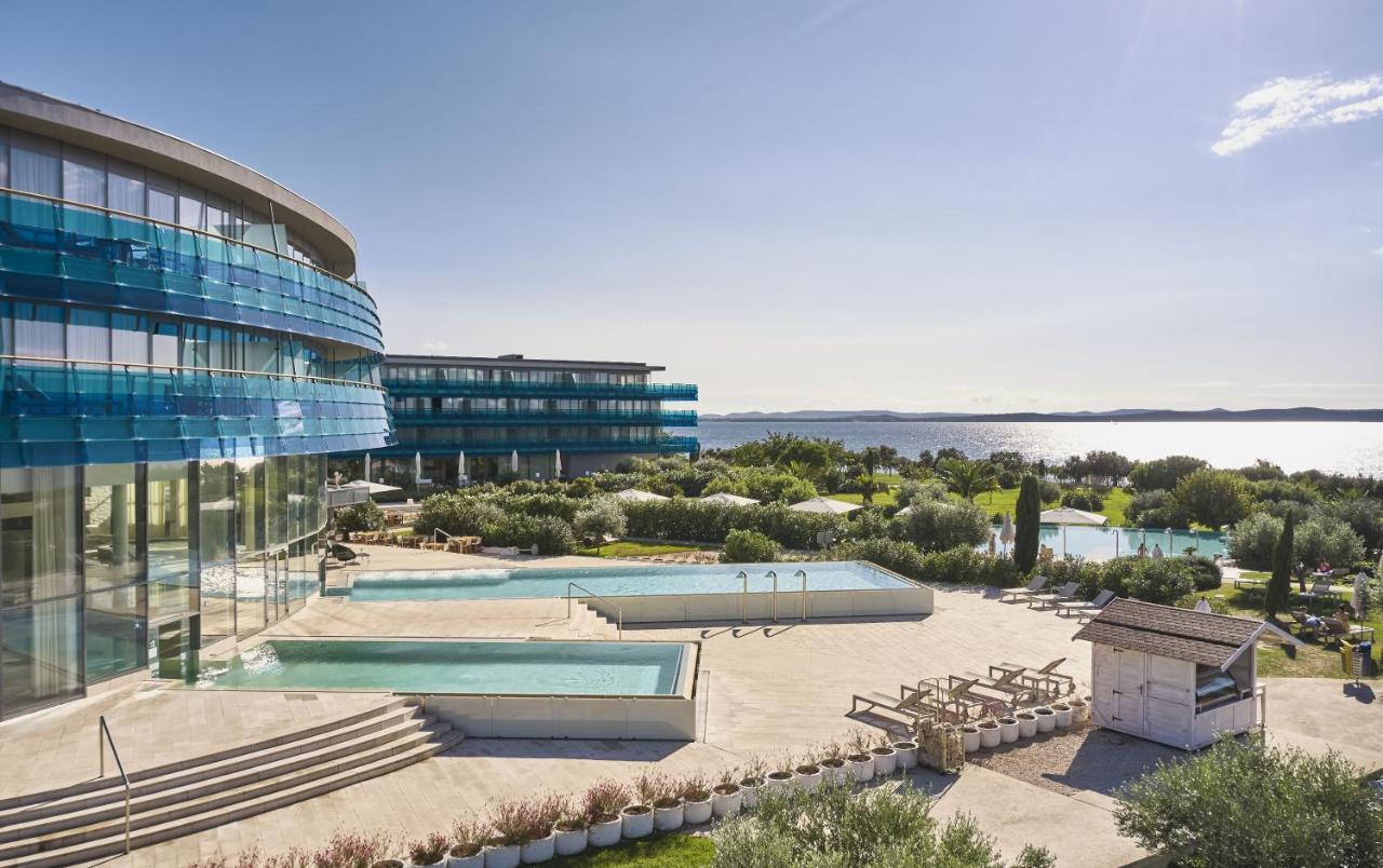 ファルケンステインナー ホテル&スパ ラデラ ペトルチャネ エクステリア 写真 The hotel complex