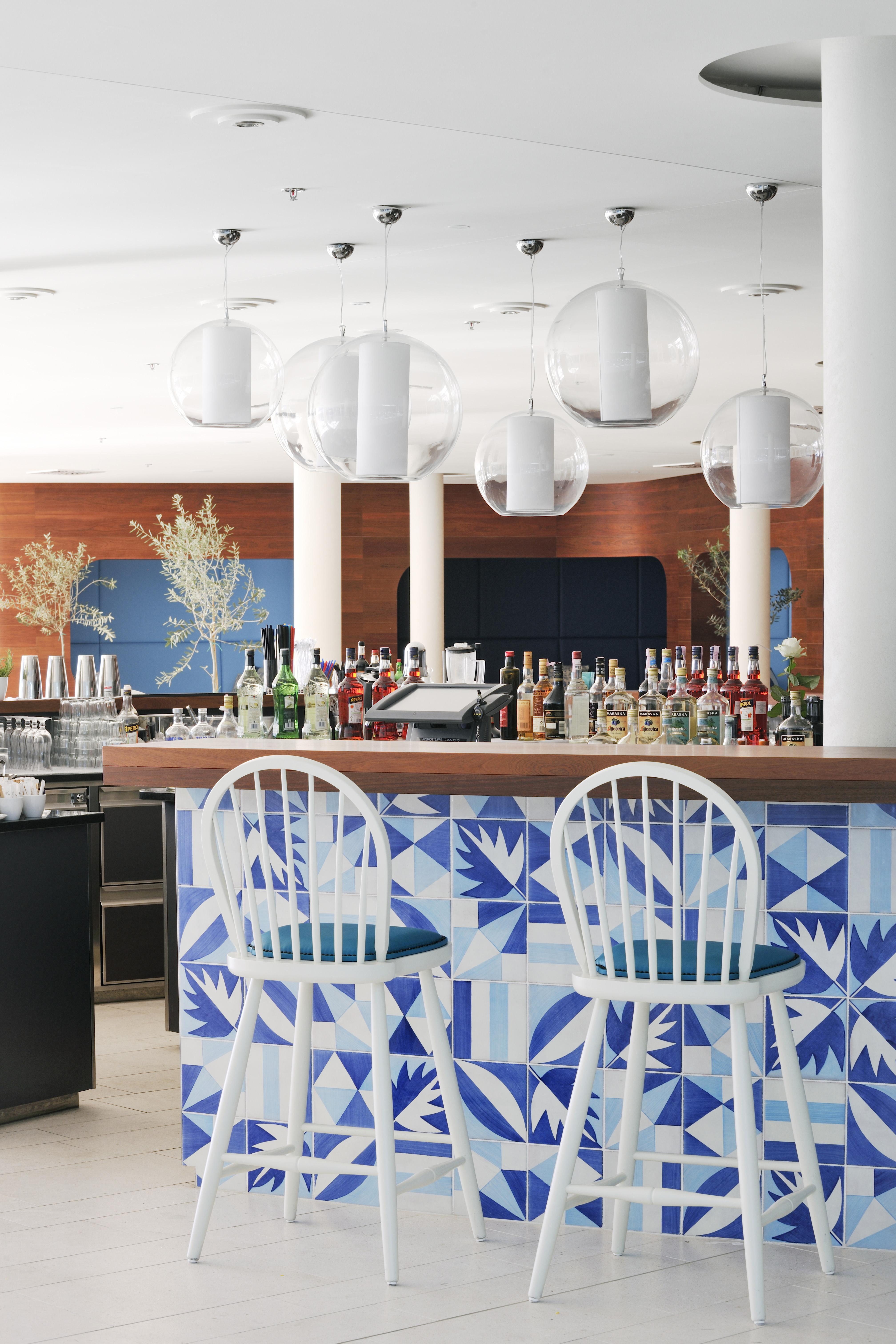 ファルケンステインナー ホテル&スパ ラデラ ペトルチャネ エクステリア 写真 The bar at the hotel