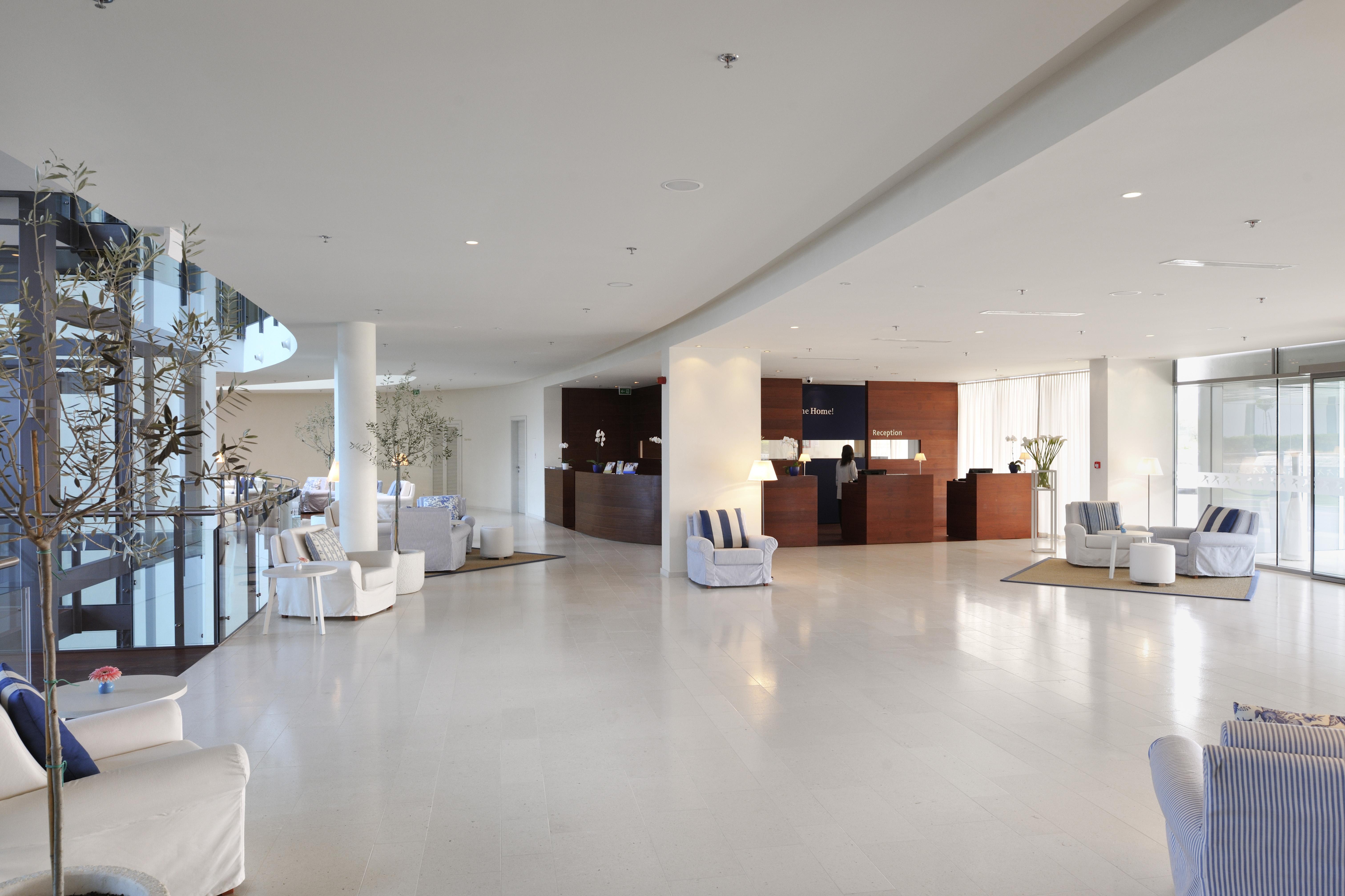 ファルケンステインナー ホテル&スパ ラデラ ペトルチャネ エクステリア 写真 The lobby of the hotel