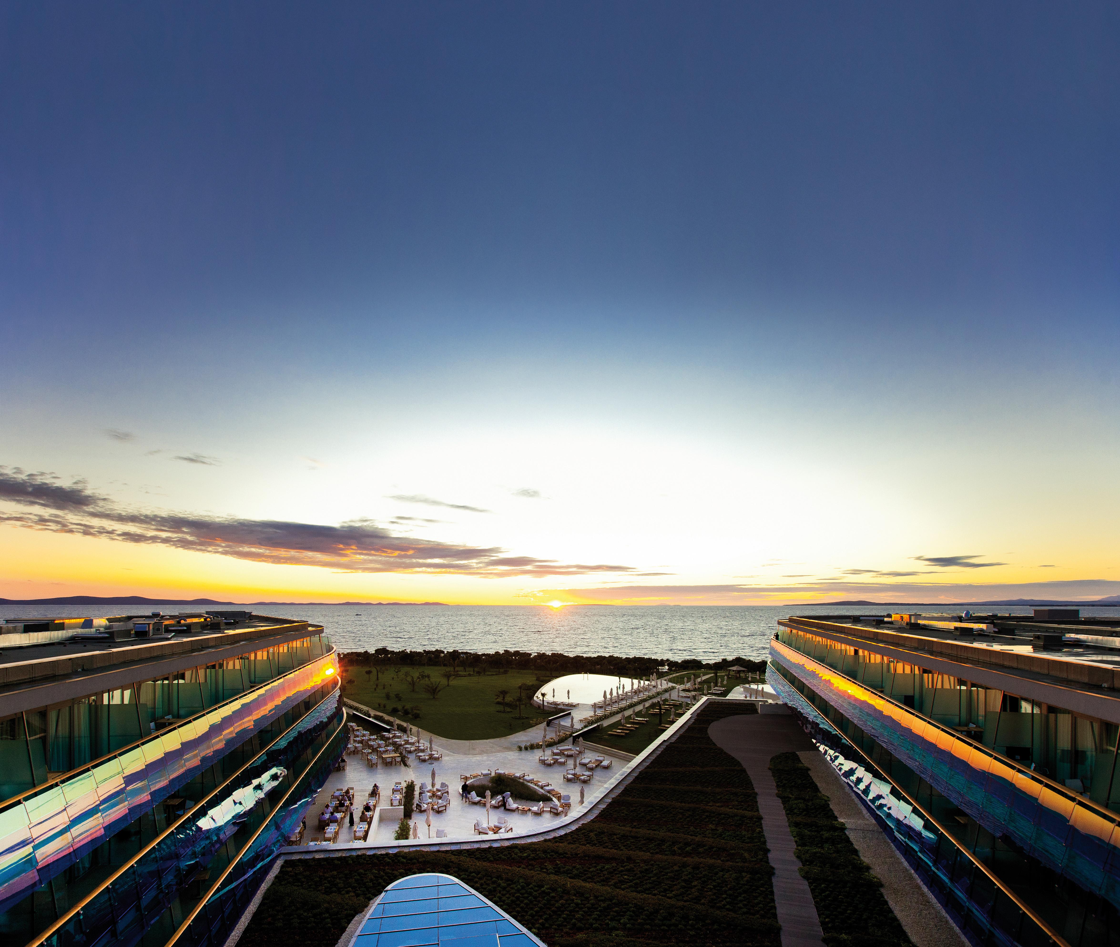 ファルケンステインナー ホテル&スパ ラデラ ペトルチャネ エクステリア 写真 The view from the rooftop of the hotel