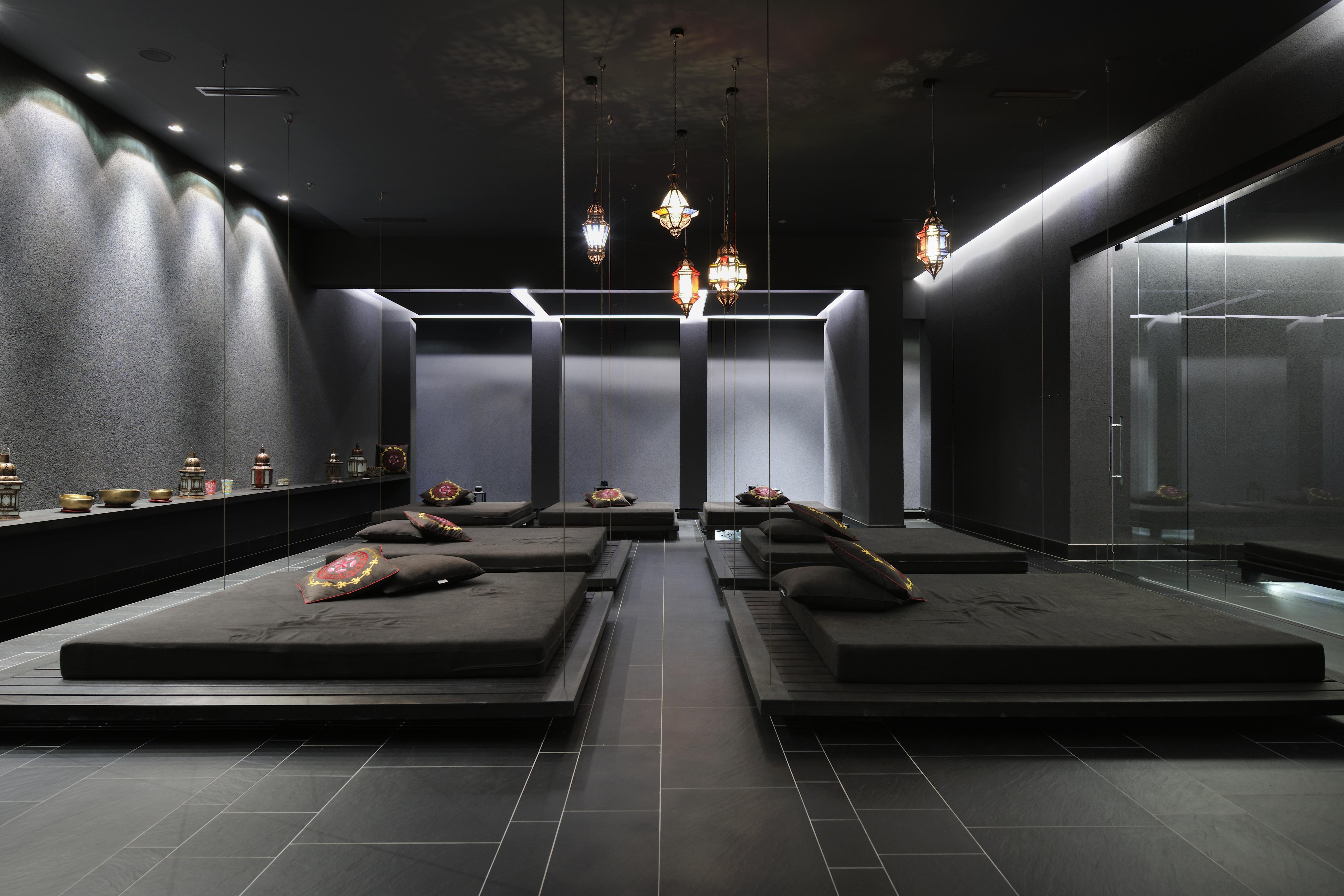 ファルケンステインナー ホテル&スパ ラデラ ペトルチャネ エクステリア 写真 The interior of a spa in Tokyo, Japan