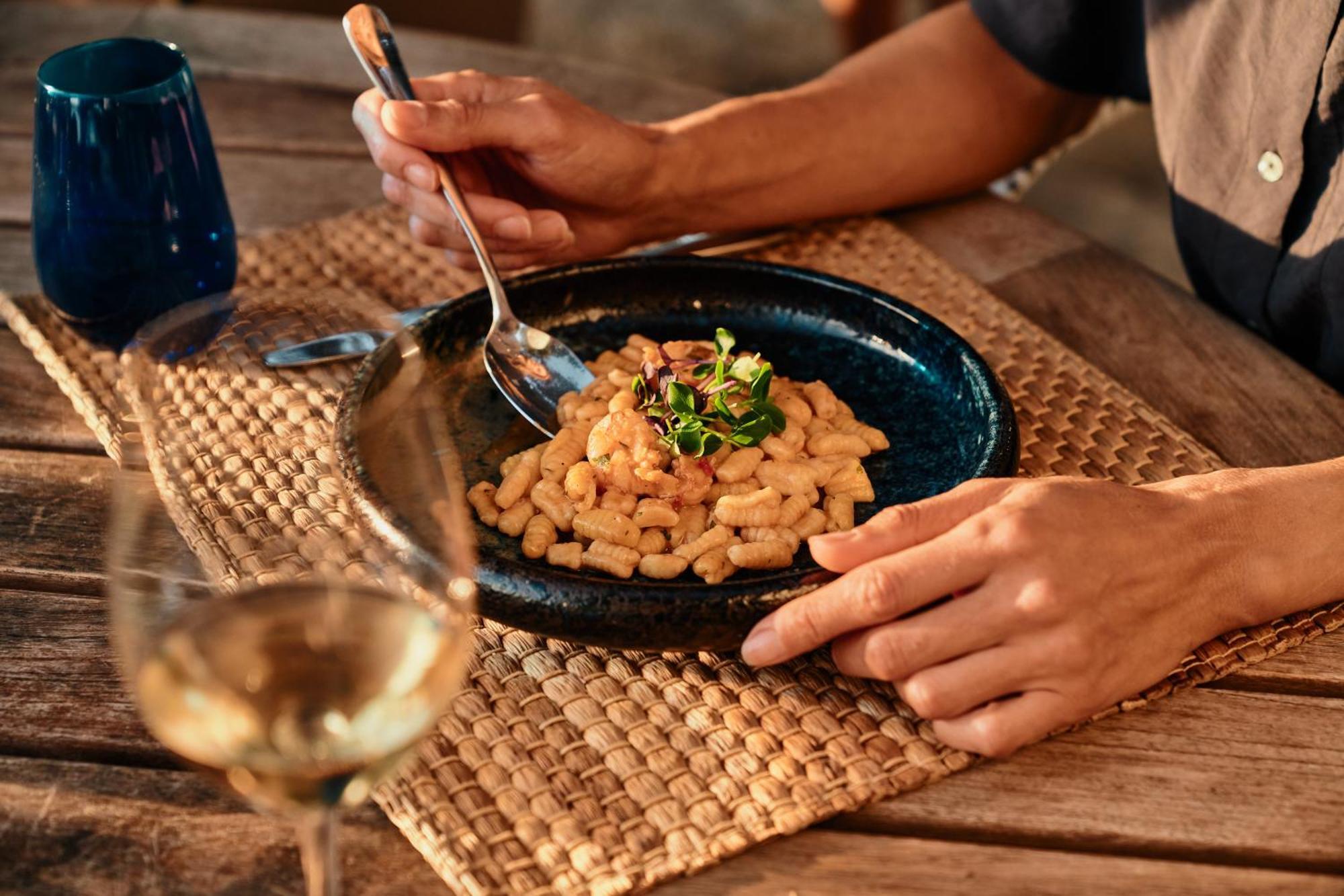 ファルケンステインナー ホテル&スパ ラデラ ペトルチャネ エクステリア 写真 A plate of garbanzos